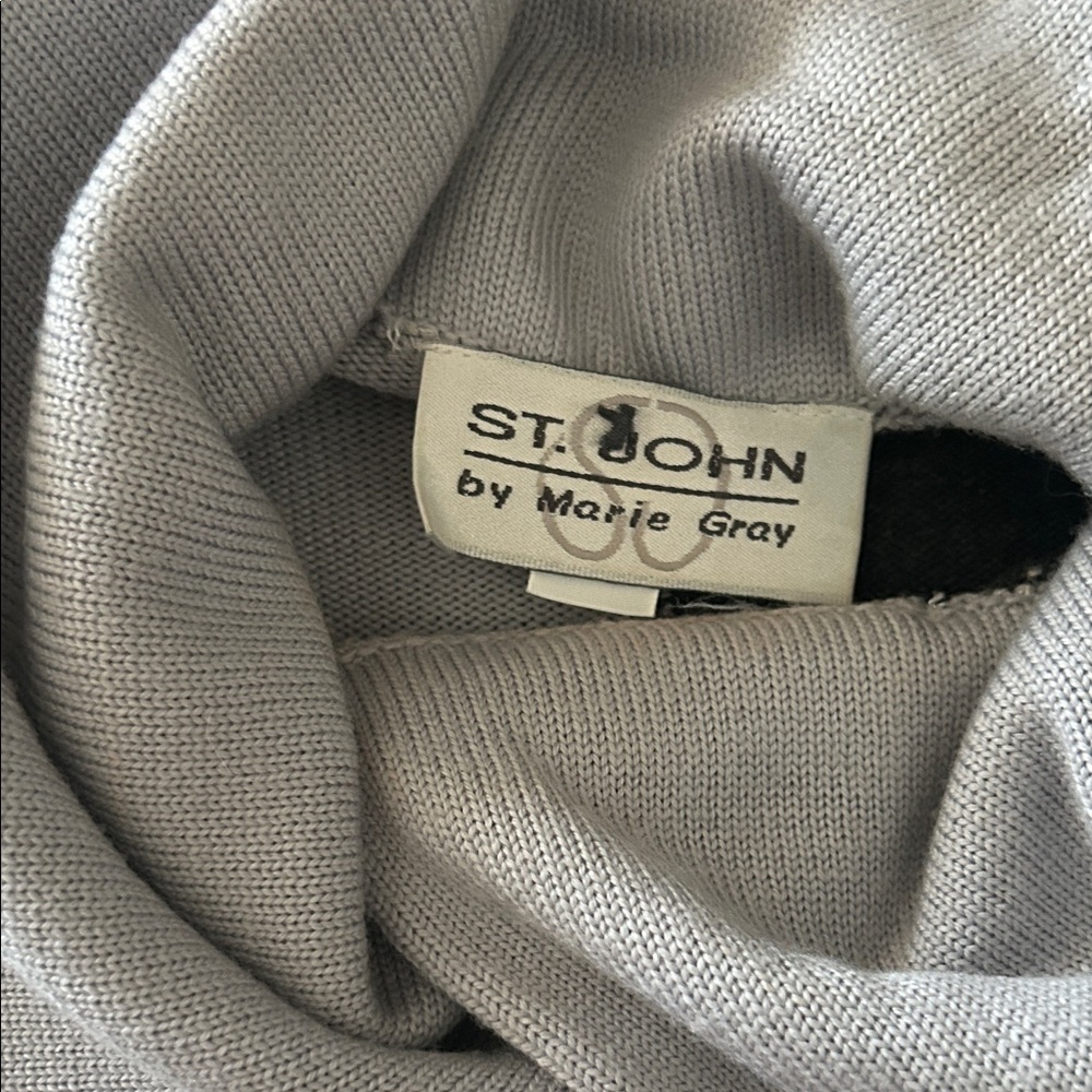 St. John Soft Gray/Black 3/4 Sleeve Pullover Knit Sweater Shirt Top *Size P*🌸🌸 - Picture 4 of 6